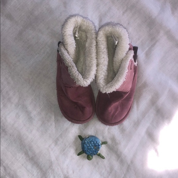 Antique Coral Fuzzy Toggle Boots - Picture 2 of 8